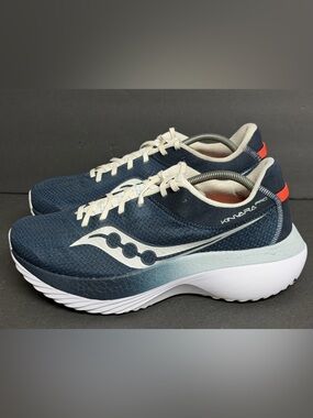 Saucony Kinvara Pro S20847-212 Men’s 11.5 Navy White Running Shoes Carbon Plate